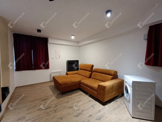 Eladó téglalakás, Sopronban 37 M Ft, 1 szobás