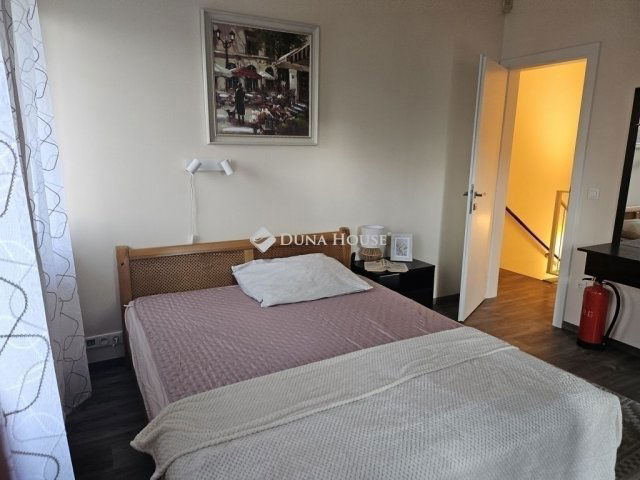 Eladó sorház, Budapesten, XV. kerületben 229 M Ft, 4 szobás