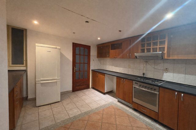 Eladó téglalakás, Budapesten, VI. kerületben 79.9 M Ft, 1 szobás