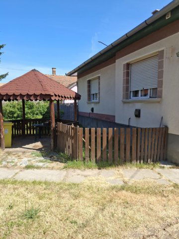 Eladó családi ház, Sirokban 28 M Ft, 3 szobás