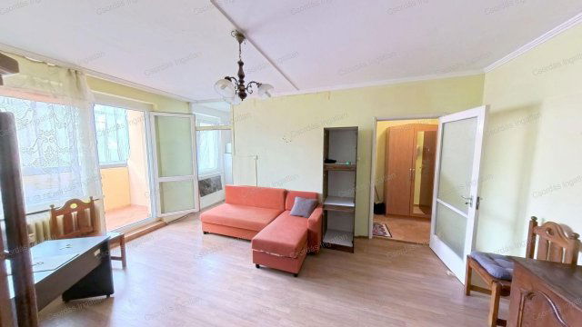 Eladó panellakás, Veszprémben, Egry József utcában 33 M Ft