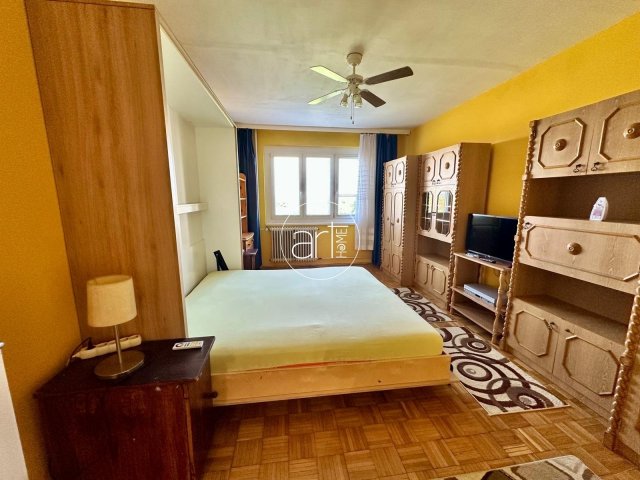 Kiadó panellakás, albérlet, Szegeden 150 E Ft / hó, 2 szobás