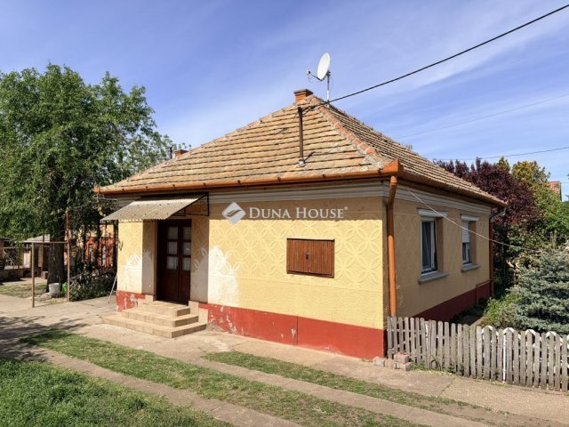 Eladó családi ház, Abonyban 38.9 M Ft, 2 szobás