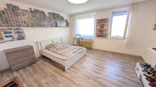 Eladó panellakás, Veszprémben, Haszkovó utcában 37 M Ft