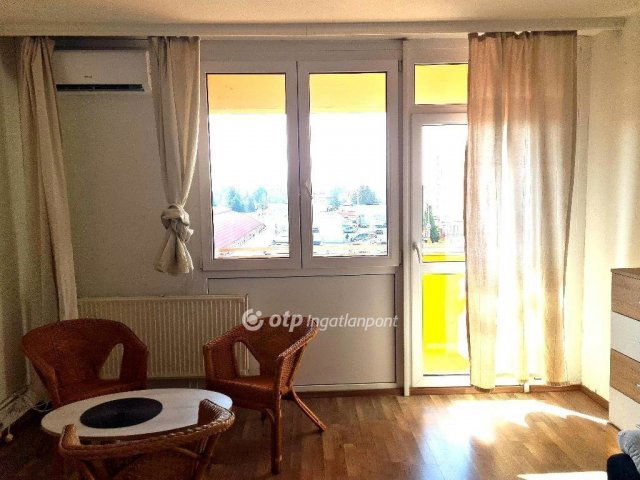 Eladó panellakás, Szigetszentmiklóson 62.9 M Ft, 2+1 szobás