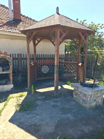 Eladó családi ház, Tiszacsegén 12.5 M Ft, 2 szobás