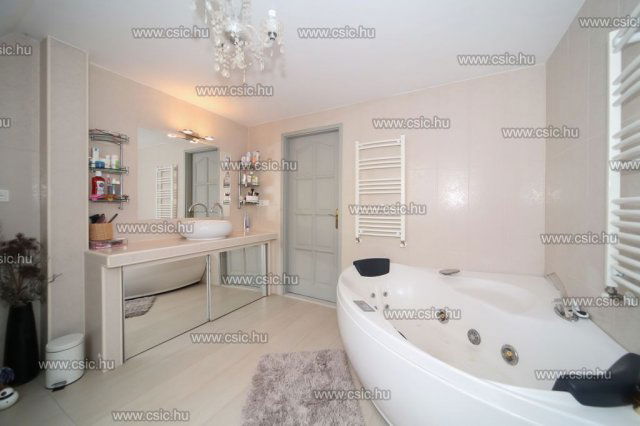 Eladó téglalakás, Budapesten, III. kerületben 139.9 M Ft