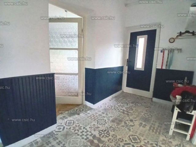 Eladó téglalakás, Solymáron 135 M Ft, 3 szobás