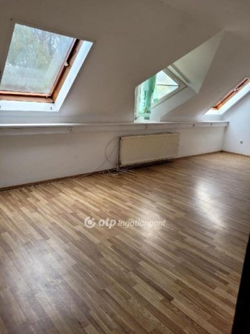 Eladó családi ház, Mogyoródon 378 M Ft, 1 szobás