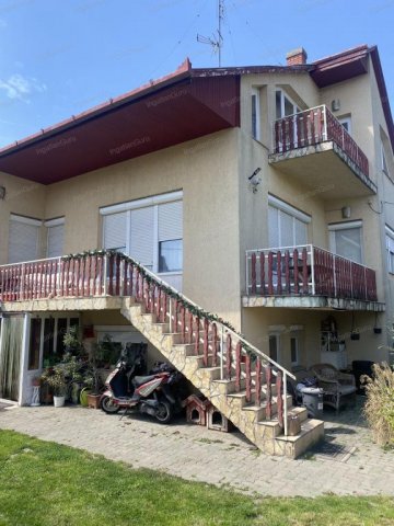 Eladó családi ház, Kecskeméten 149 M Ft, 7 szobás