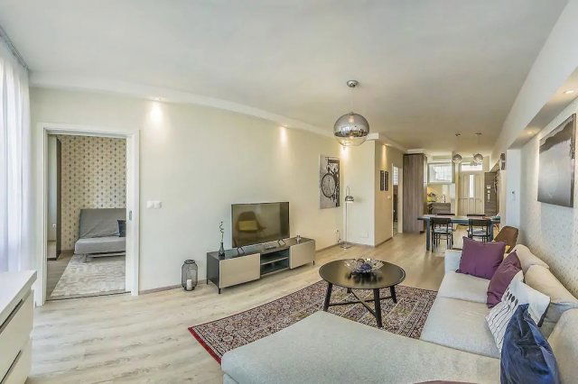 Kiadó téglalakás, albérlet, VI. kerületben, Liszt Ferenc téren