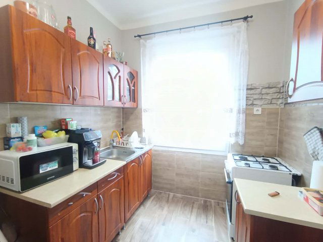 Eladó téglalakás, Komlón, Arany János utcában 22.9 M Ft