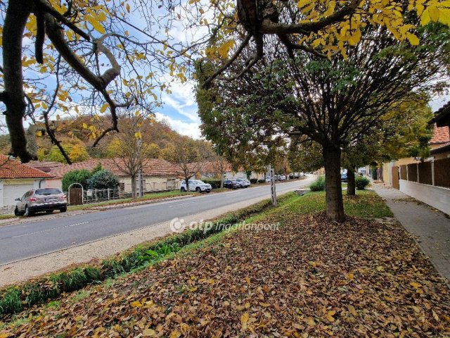 Eladó családi ház, Törökbálinton 89.69 M Ft, 3+1 szobás