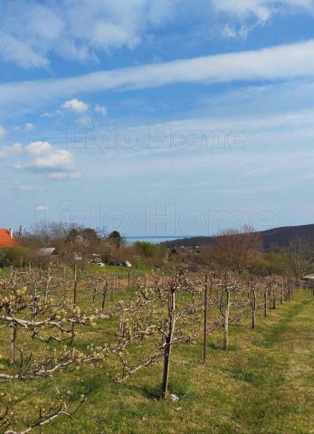 Eladó nyaraló, Balatonalmádiban 114 M Ft, 2 szobás