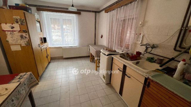 Eladó családi ház, Kácson 25 M Ft, 3 szobás