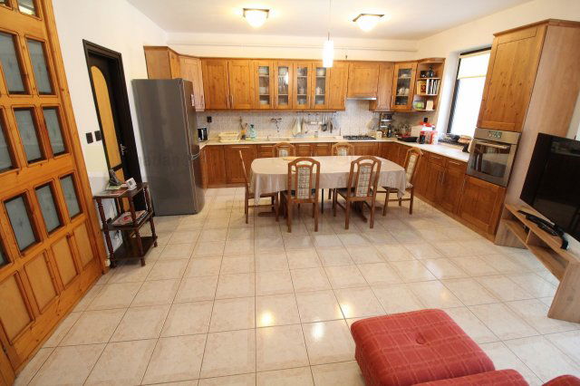 Eladó ikerház, Szegeden 140 M Ft, 5+1 szobás