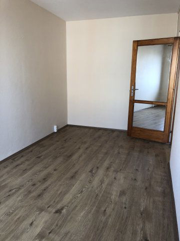 Kiadó panellakás, albérlet, Kecskeméten 135 E Ft / hó, 2 szobás