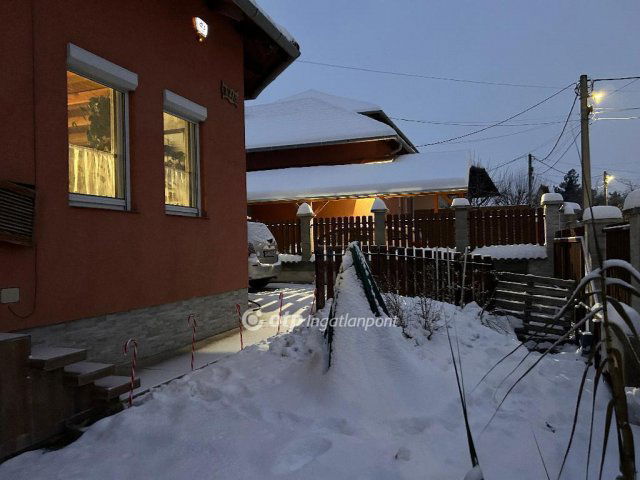 Eladó ikerház, Szigetszentmiklóson 96.9 M Ft, 4+2 szobás