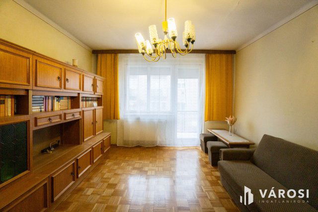 Eladó téglalakás, Győrött 74 M Ft, 3 szobás