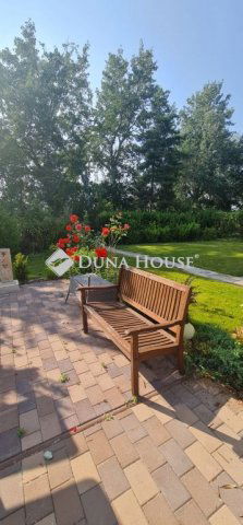 Eladó családi ház, Áporkán 215 M Ft, 4 szobás