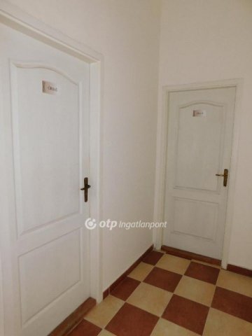Kiadó iroda, Pécsett 600 E Ft / hó / költözzbe.hu