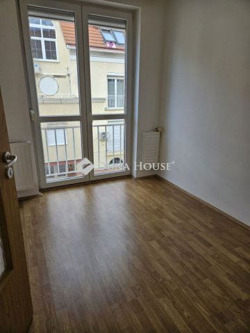 Kiadó téglalakás, albérlet, Debrecenben 250 E Ft / hó, 3 szobás