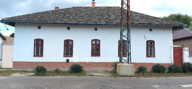 Eladó családi ház, Kunszentmártonban 27.999 M Ft, 2 szobás
