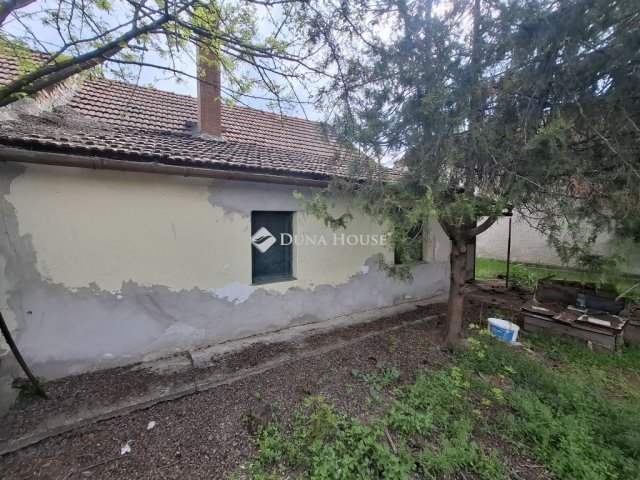 Eladó családi ház, Kiskunfélegyházán 16.9 M Ft, 2 szobás