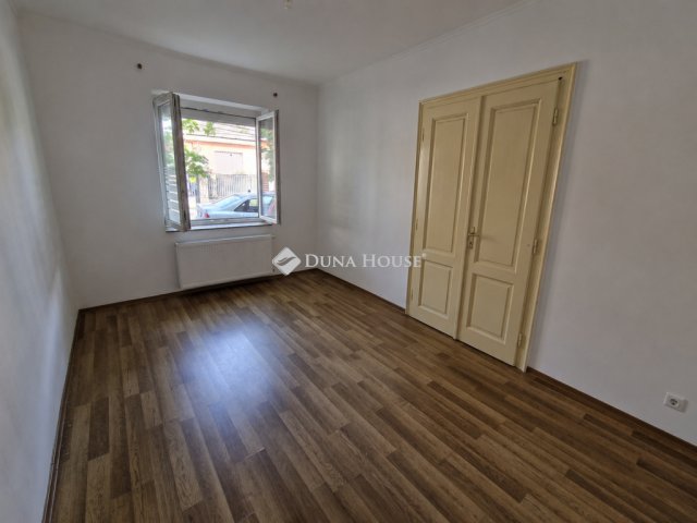 Eladó téglalakás, Budapesten, XX. kerületben 69.9 M Ft