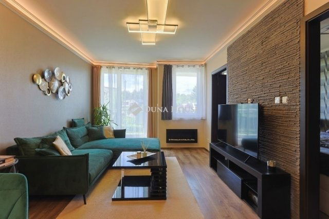 Eladó téglalakás, Budapesten, III. kerületben 121.99 M Ft