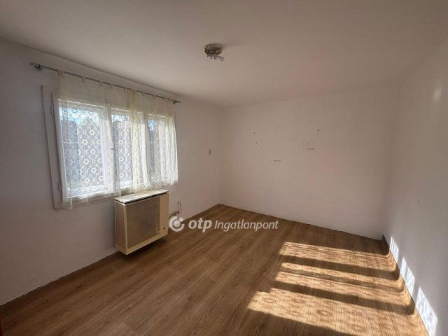 Eladó családi ház, Hajdúböszörményen 42 M Ft, 3+1 szobás