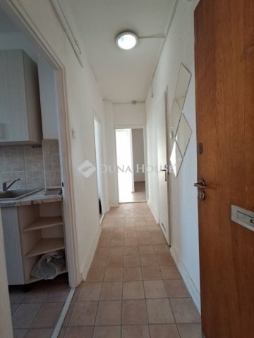 Eladó téglalakás, Debrecenben 45 M Ft, 2 szobás