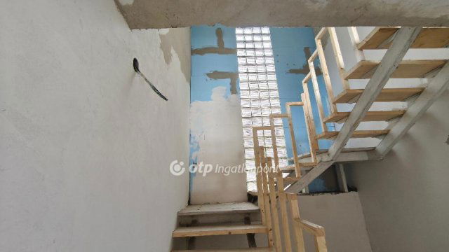 Eladó családi ház, Kiskunlacházán 96.9 M Ft, 4 szobás