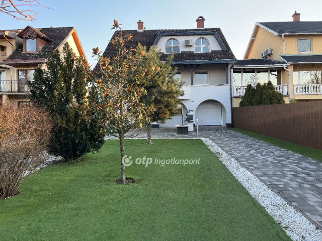 Eladó családi ház, Debrecenben 164 M Ft, 4+1 szobás