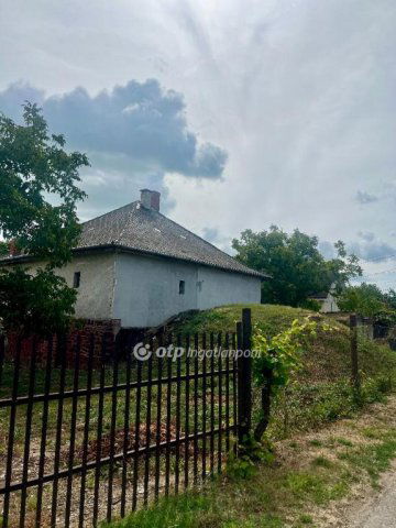 Eladó családi ház, Balatonalmádiban 83.3 M Ft, 2+1 szobás