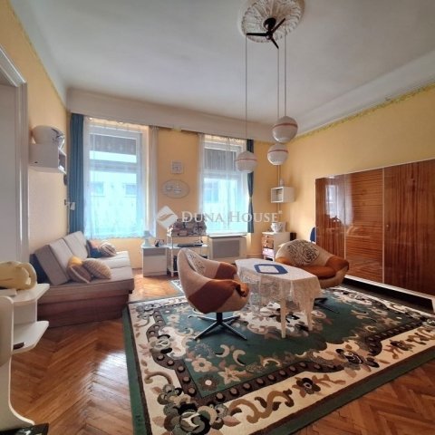 Eladó téglalakás, Budapesten, VIII. kerületben 57.9 M Ft