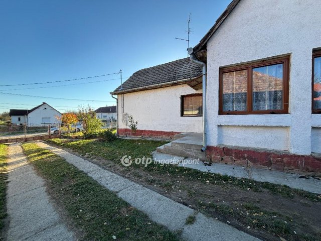 Eladó családi ház, Ságváron 46.9 M Ft, 3 szobás