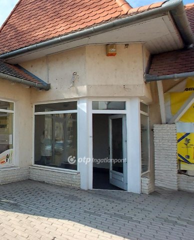 Eladó üzlethelyiség, Kunszentmártonban 10.9 M Ft