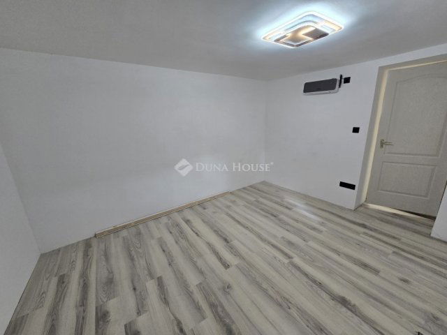 Eladó családi ház, Sárbogárdon 27.99 M Ft, 3 szobás