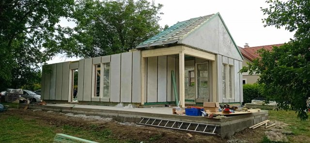 Eladó családi ház, Neszmélyen 64 M Ft, 3 szobás