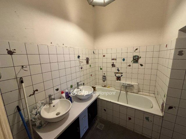 Eladó téglalakás, Budapesten, VI. kerületben 89 M Ft, 3+1 szobás