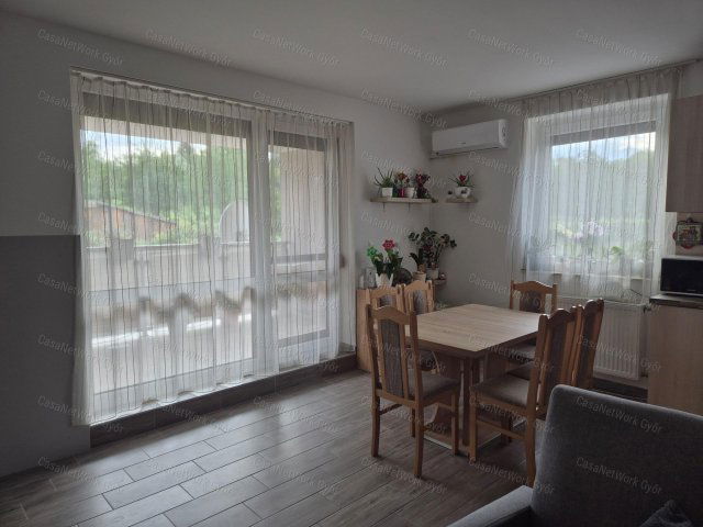 Eladó téglalakás, Győrújbaráton 89.9 M Ft, 3 szobás