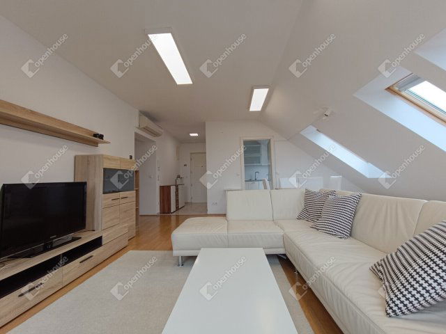 Eladó téglalakás, Sopronban 89.9 M Ft, 4 szobás