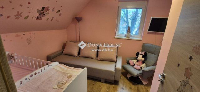 Eladó családi ház, Mohácson 100 M Ft, 5 szobás