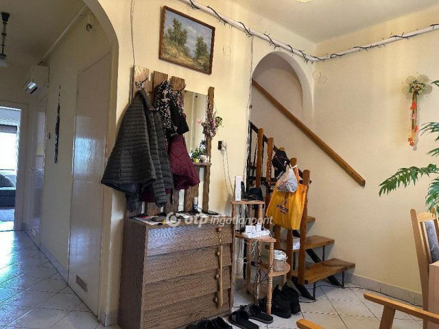 Eladó családi ház, Szentesen 66.9 M Ft, 3 szobás