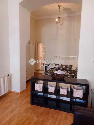 Eladó téglalakás, Budapesten, VI. kerületben 146.3 M Ft