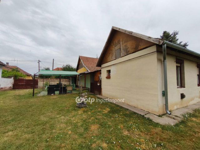 Eladó családi ház, Csongrádon 29.9 M Ft, 3+2 szobás