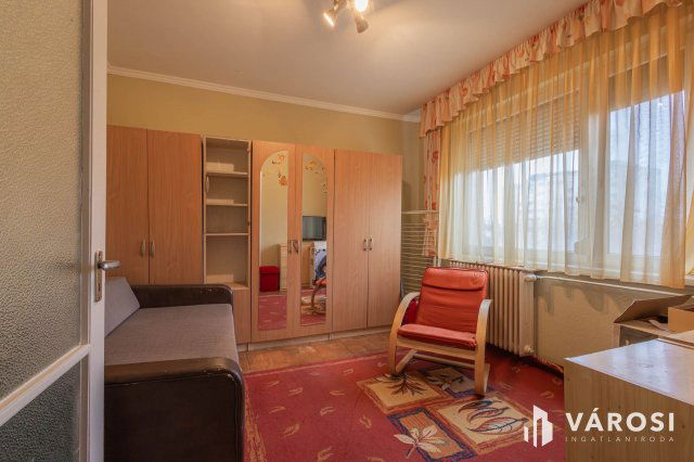 Eladó panellakás, Szegeden 49 M Ft, 2 szobás