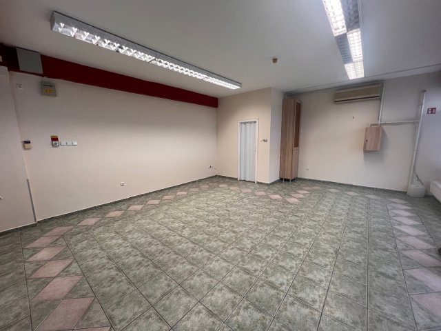 Eladó üzlethelyiség, Nyíregyházán 24.5 M Ft, 1 szobás