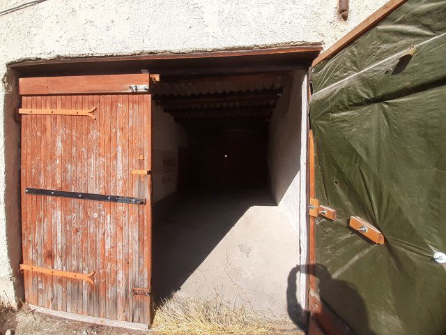 Kiadó garázs, Tatán 30 E Ft / hó / költözzbe.hu